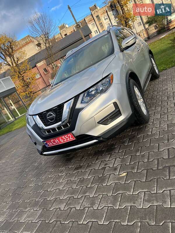 Внедорожник / Кроссовер Nissan Rogue 2019 в Шептицькому