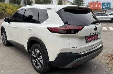 Внедорожник / Кроссовер Nissan Rogue 2021 в 