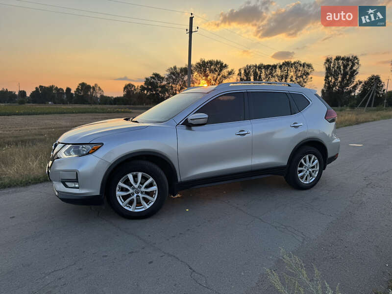 Внедорожник / Кроссовер Nissan Rogue 2016 в Днепре