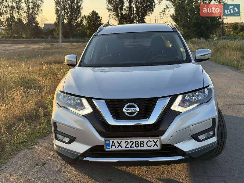 Внедорожник / Кроссовер Nissan Rogue 2016 в Днепре
