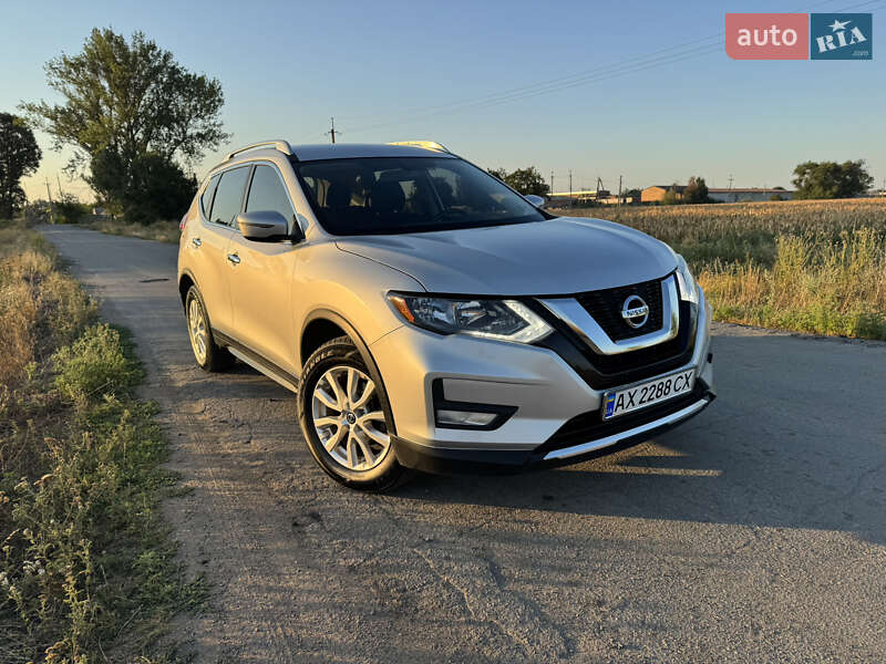 Внедорожник / Кроссовер Nissan Rogue 2016 в Днепре