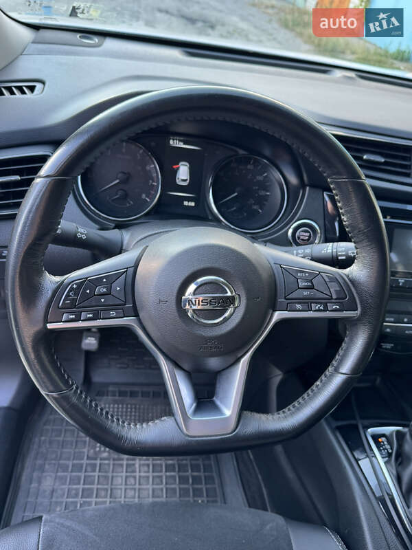Внедорожник / Кроссовер Nissan Rogue 2016 в Днепре