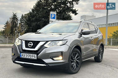 Позашляховик / Кросовер Nissan Rogue 2017 в  фото 3 Позашляховик / Кросовер Nissan Rogue 2017 в