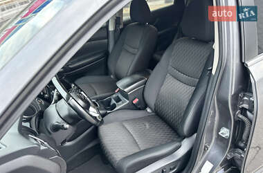 Позашляховик / Кросовер Nissan Rogue 2017 в  фото 17 Позашляховик / Кросовер Nissan Rogue 2017 в