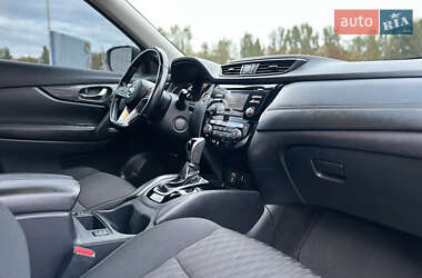 Позашляховик / Кросовер Nissan Rogue 2017 в  фото 23 Позашляховик / Кросовер Nissan Rogue 2017 в