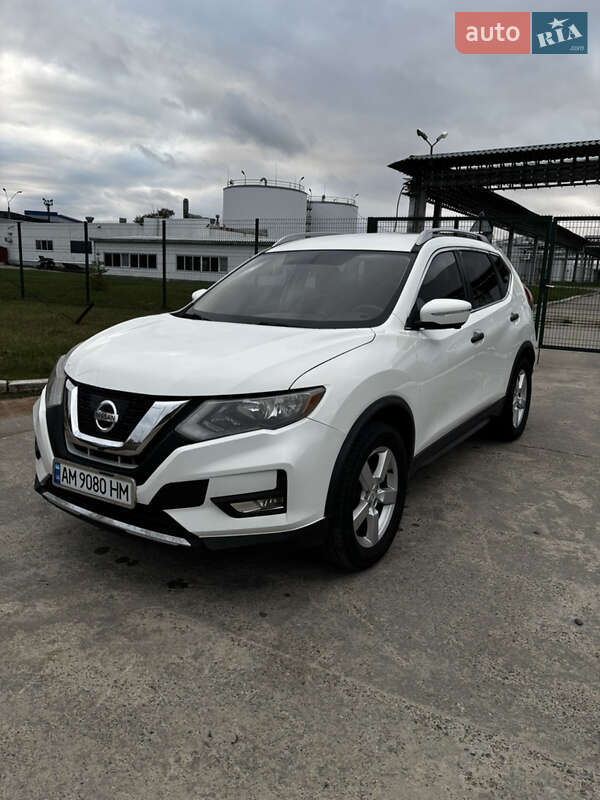 Внедорожник / Кроссовер Nissan Rogue 2018 в Коростене