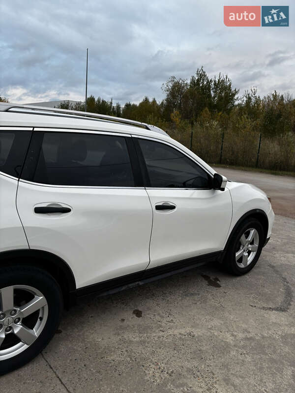 Внедорожник / Кроссовер Nissan Rogue 2018 в Коростене