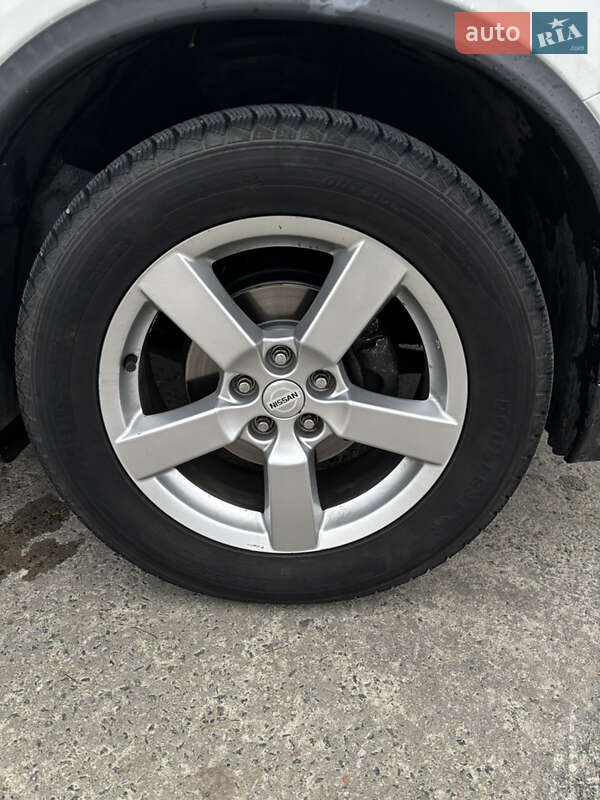 Внедорожник / Кроссовер Nissan Rogue 2018 в Коростене