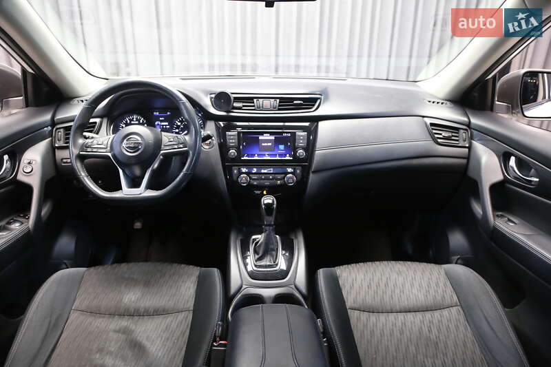 Позашляховик / Кросовер Nissan Rogue 2017 в Києві