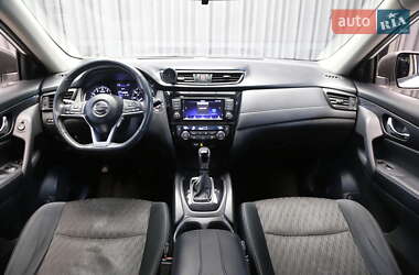 Внедорожник / Кроссовер Nissan Rogue 2017 в 