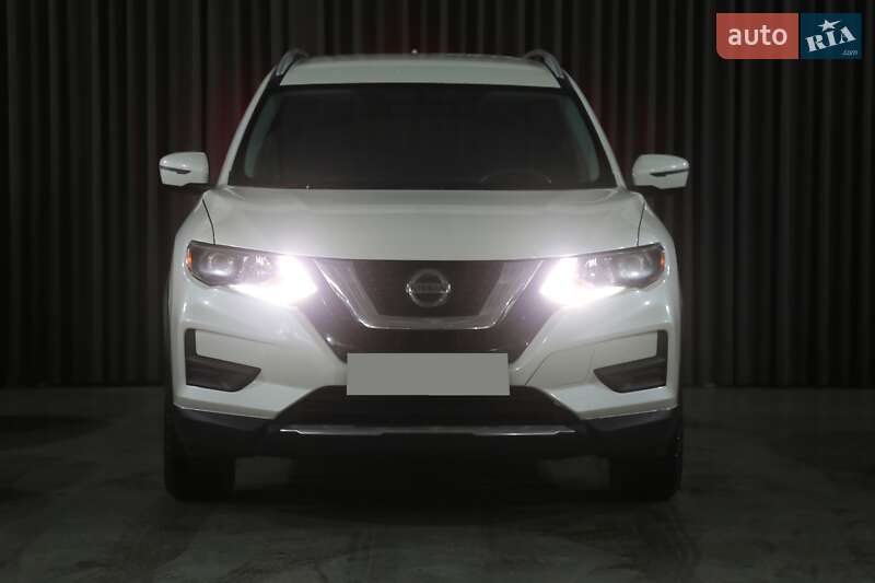 Позашляховик / Кросовер Nissan Rogue 2017 в Києві