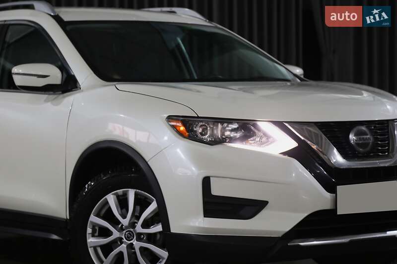 Позашляховик / Кросовер Nissan Rogue 2017 в Києві