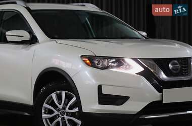 Внедорожник / Кроссовер Nissan Rogue 2017 в 