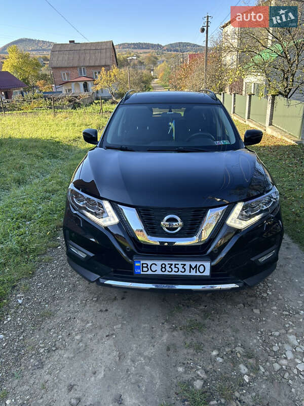 Внедорожник / Кроссовер Nissan Rogue 2016 в 