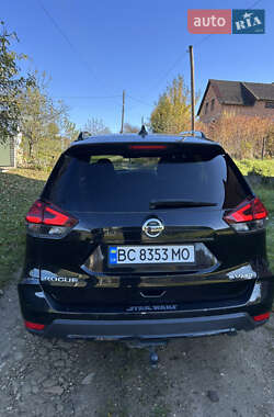 Внедорожник / Кроссовер Nissan Rogue 2016 в 