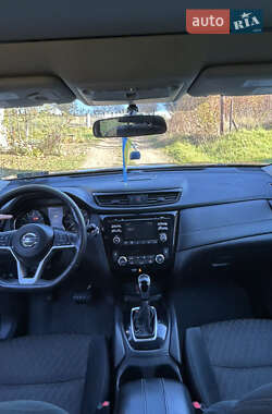 Внедорожник / Кроссовер Nissan Rogue 2016 в 