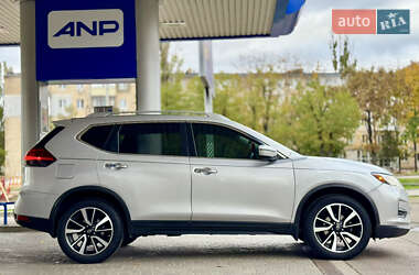 Позашляховик / Кросовер Nissan Rogue 2016 в 