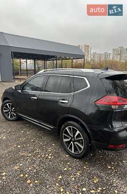 Внедорожник / Кроссовер Nissan Rogue 2018 в 
