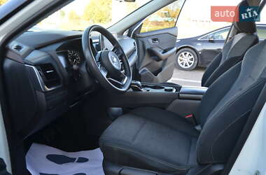 Внедорожник / Кроссовер Nissan Rogue 2021 в 