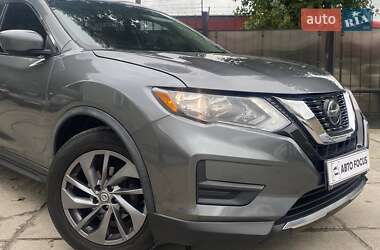 Внедорожник / Кроссовер Nissan Rogue 2018 в 