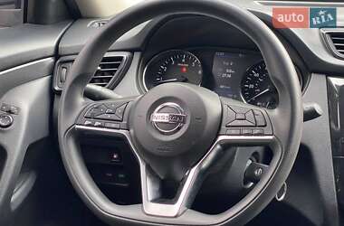 Внедорожник / Кроссовер Nissan Rogue 2018 в 