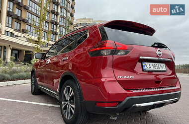 Внедорожник / Кроссовер Nissan Rogue 2017 в 
