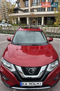 Внедорожник / Кроссовер Nissan Rogue 2017 в 