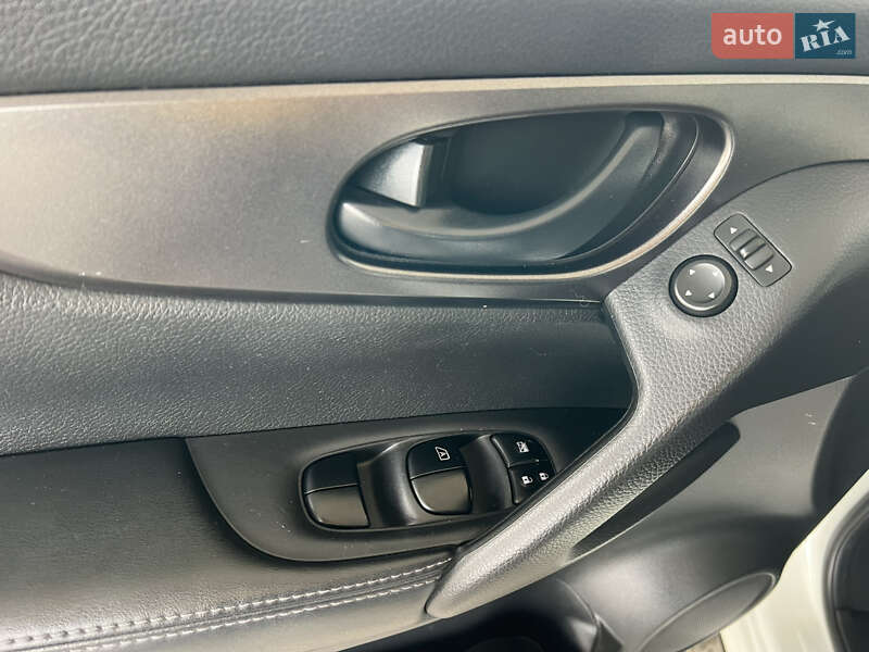 Внедорожник / Кроссовер Nissan Rogue 2017 в Николаеве фото 12 Внедорожник / Кроссовер Nissan Rogue 2017 в Николаеве