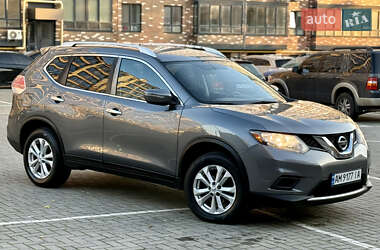 Внедорожник / Кроссовер Nissan Rogue 2016 в 