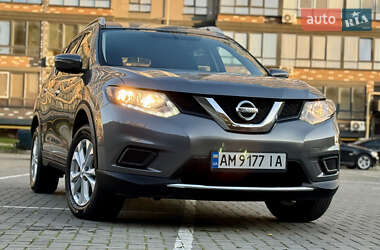 Внедорожник / Кроссовер Nissan Rogue 2016 в 