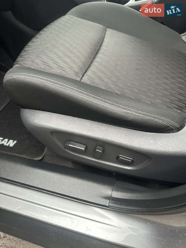 Внедорожник / Кроссовер Nissan Rogue 2018 в Новой Водолаге фото 21 Внедорожник / Кроссовер Nissan Rogue 2018 в Новой Водолаге