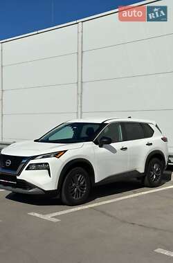 Внедорожник / Кроссовер Nissan Rogue 2023 в 