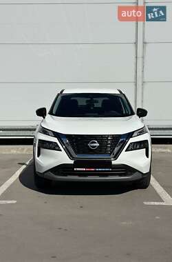 Внедорожник / Кроссовер Nissan Rogue 2023 в 