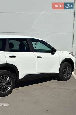 Внедорожник / Кроссовер Nissan Rogue 2023 в 