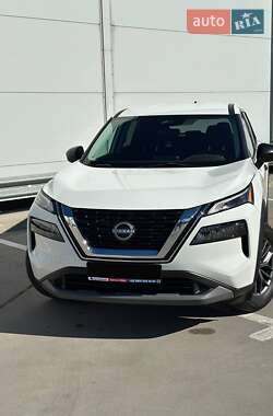Внедорожник / Кроссовер Nissan Rogue 2023 в 