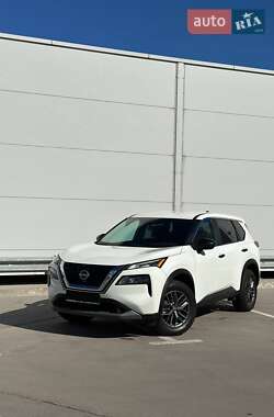 Внедорожник / Кроссовер Nissan Rogue 2023 в 