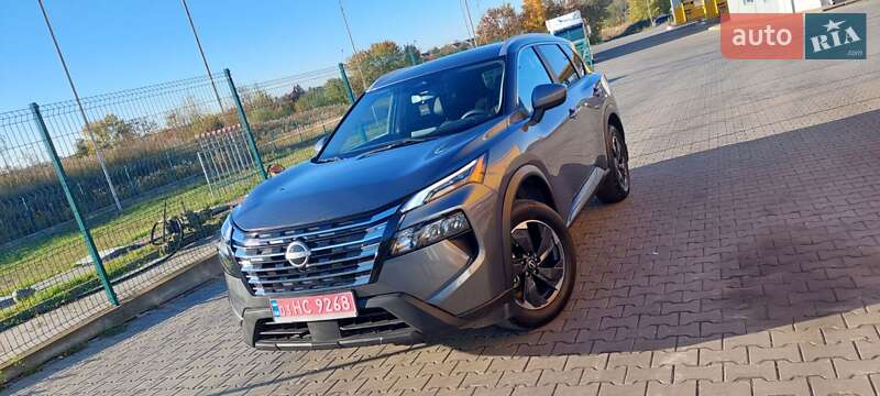 Внедорожник / Кроссовер Nissan Rogue 2024 в Луцке