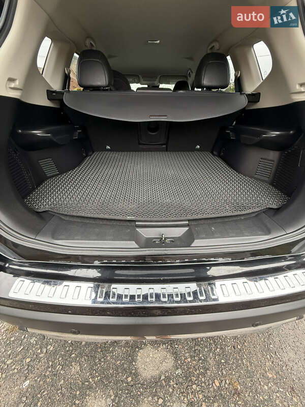 Внедорожник / Кроссовер Nissan Rogue 2019 в Миргороде