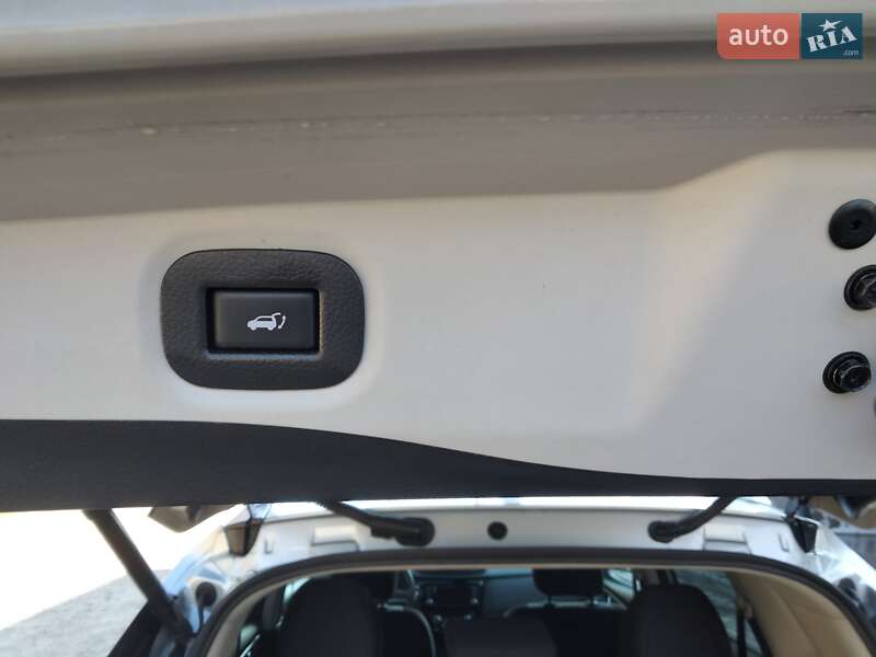 Позашляховик / Кросовер Nissan Rogue 2019 в Тернополі