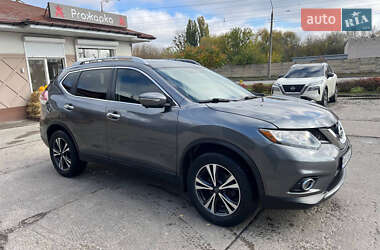 Позашляховик / Кросовер Nissan Rogue 2015 в 