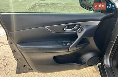 Позашляховик / Кросовер Nissan Rogue 2015 в 