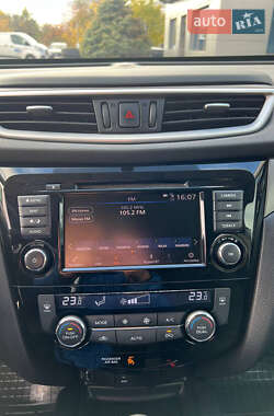 Позашляховик / Кросовер Nissan Rogue 2015 в 