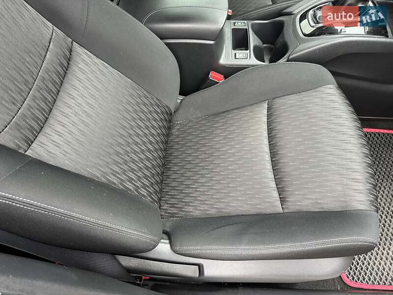 Позашляховик / Кросовер Nissan Rogue 2016 в Києві фото 14 Позашляховик / Кросовер Nissan Rogue 2016 в Києві