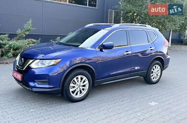 Внедорожник / Кроссовер Nissan Rogue 2018 в 