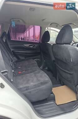 Внедорожник / Кроссовер Nissan Rogue 2016 в Александрие