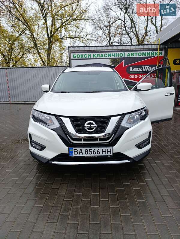 Внедорожник / Кроссовер Nissan Rogue 2016 в Александрие