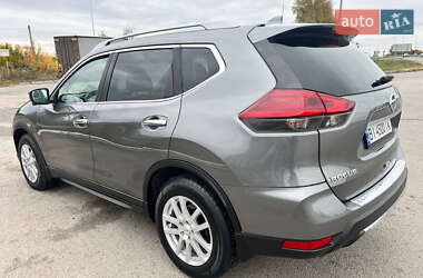 Внедорожник / Кроссовер Nissan Rogue 2018 в 