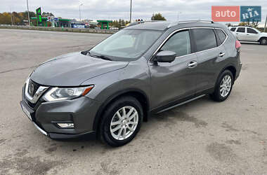Внедорожник / Кроссовер Nissan Rogue 2018 в 