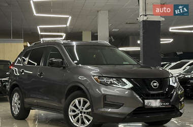 Внедорожник / Кроссовер Nissan Rogue 2017 в Николаеве