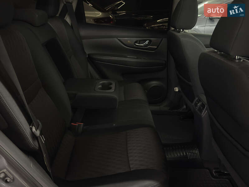 Позашляховик / Кросовер Nissan Rogue 2017 в Миколаєві